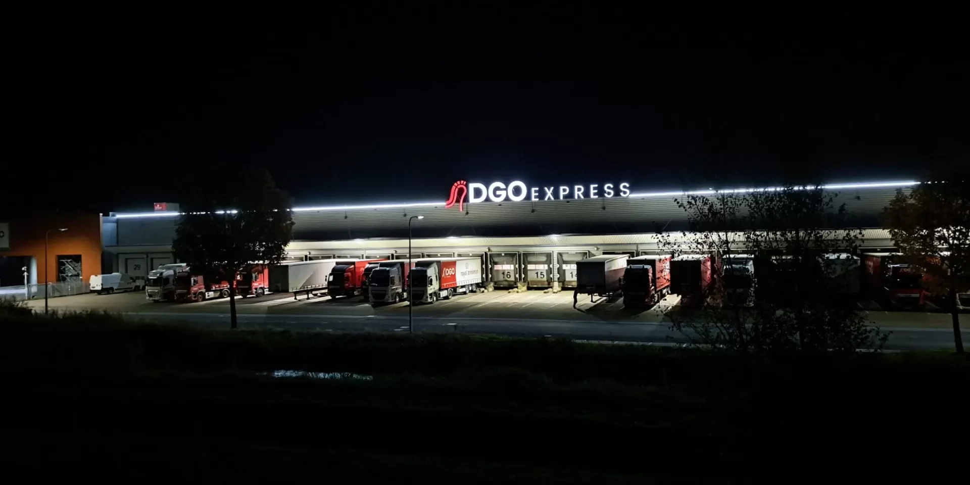 Lichtreclame DGO Express